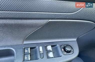 Хетчбек Volkswagen Golf 2005 в 