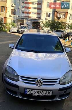 Хетчбек Volkswagen Golf 2004 в 