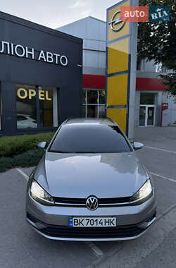 Універсал Volkswagen Golf 2017 в 