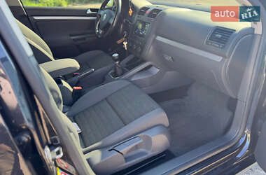 Хэтчбек Volkswagen Golf 2007 в 