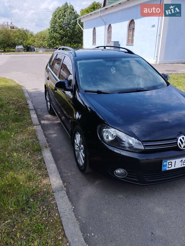 Універсал Volkswagen Golf 2010 в Полтаві