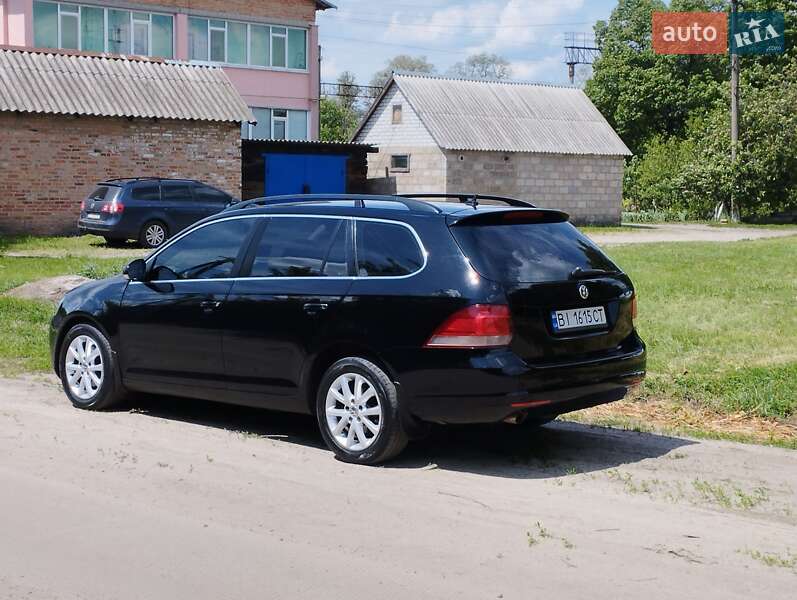 Універсал Volkswagen Golf 2010 в Полтаві