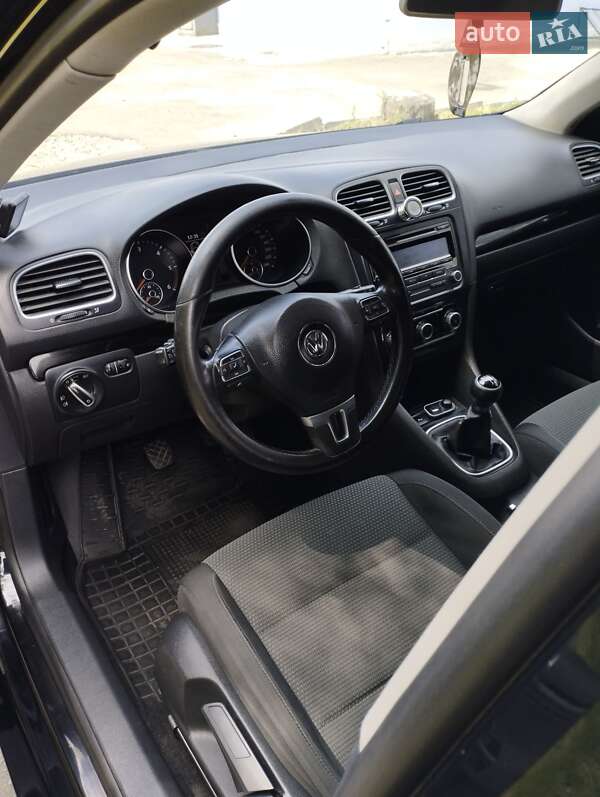Універсал Volkswagen Golf 2010 в Полтаві