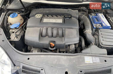 Хэтчбек Volkswagen Golf 2008 в 