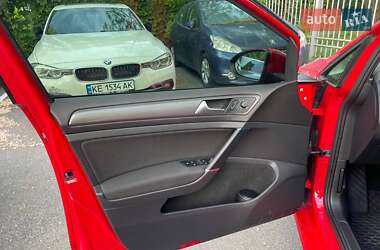 Хетчбек Volkswagen Golf 2017 в 