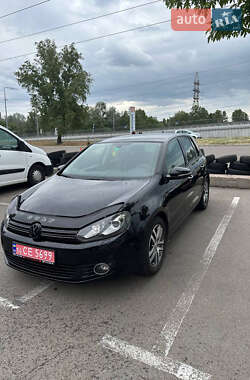 Хэтчбек Volkswagen Golf 2011 в Киеве