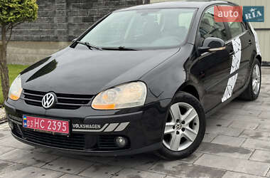 Хэтчбек Volkswagen Golf 2008 в 