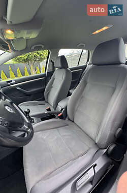 Хэтчбек Volkswagen Golf 2008 в 