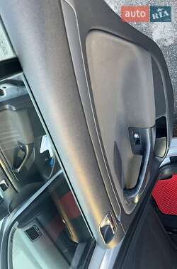 Хэтчбек Volkswagen Golf 2004 в 
