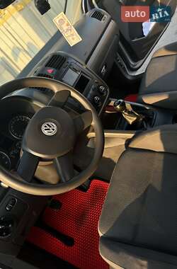 Хэтчбек Volkswagen Golf 2004 в 