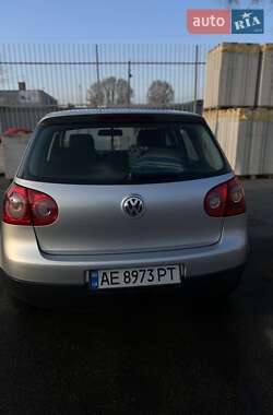 Хэтчбек Volkswagen Golf 2004 в 