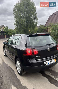 Хэтчбек Volkswagen Golf 2009 в 