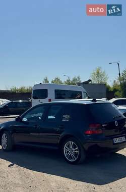 Хэтчбек Volkswagen Golf 1999 в 