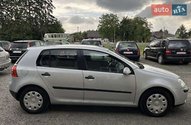 Хэтчбек Volkswagen Golf 2004 в Луцке
