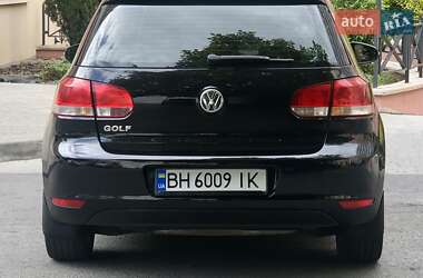 Хэтчбек Volkswagen Golf 2009 в 