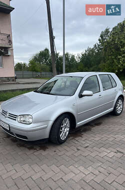 Хетчбек Volkswagen Golf 2001 в Чернівцях