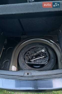 Хэтчбек Volkswagen Golf 2002 в 