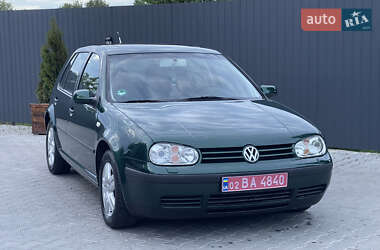 Хэтчбек Volkswagen Golf 2003 в 