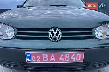Хэтчбек Volkswagen Golf 2003 в 