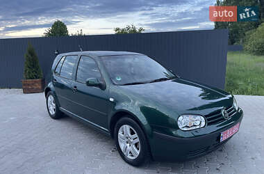 Хэтчбек Volkswagen Golf 2003 в 
