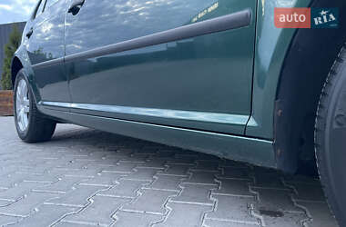 Хэтчбек Volkswagen Golf 2003 в 