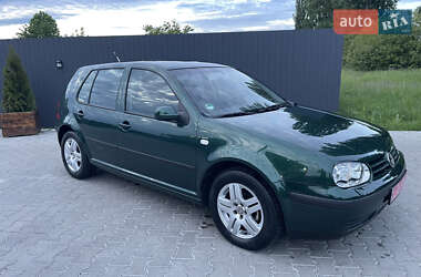 Хэтчбек Volkswagen Golf 2003 в 