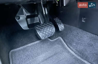 Хэтчбек Volkswagen Golf 2003 в 