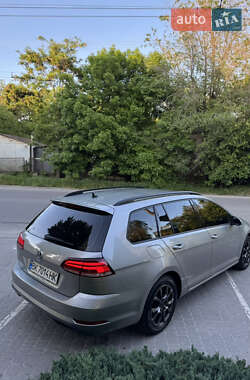 Універсал Volkswagen Golf 2017 в 