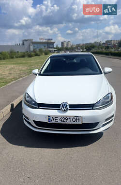 Хэтчбек Volkswagen Golf 2015 в Кривом Роге