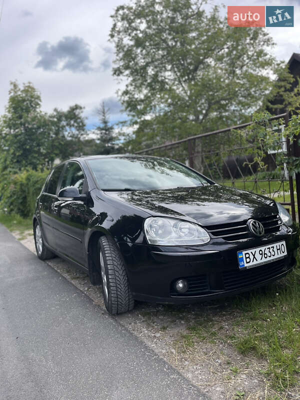 Хэтчбек Volkswagen Golf 2007 в 