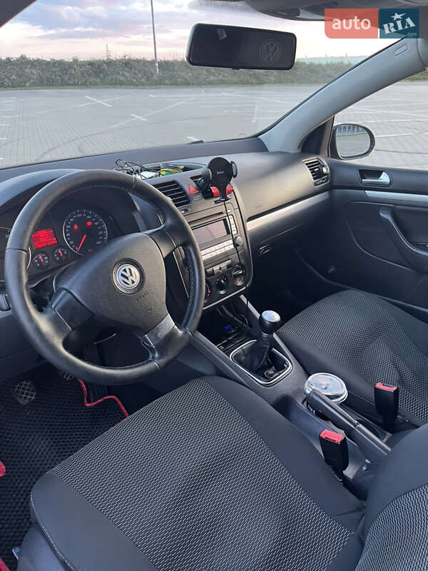 Хетчбек Volkswagen Golf 2007 в Хмельницькому