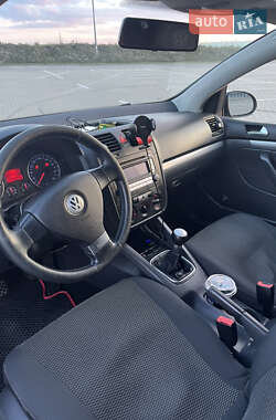 Хэтчбек Volkswagen Golf 2007 в 