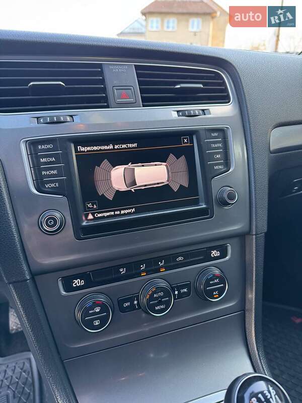 Универсал Volkswagen Golf 2016 в Ивано-Франковске