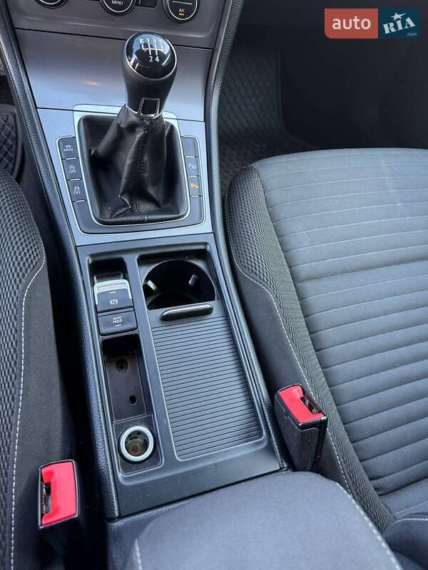 Универсал Volkswagen Golf 2016 в Ивано-Франковске