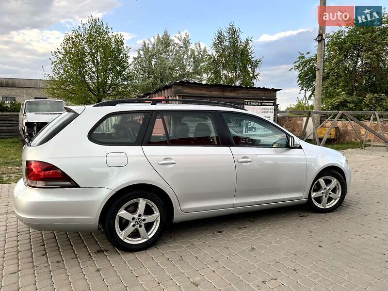 Універсал Volkswagen Golf 2011 в Березному