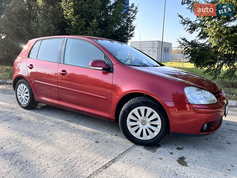 Хэтчбек Volkswagen Golf 2007 в 