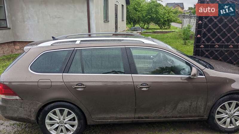 Універсал Volkswagen Golf 2010 в Кореці