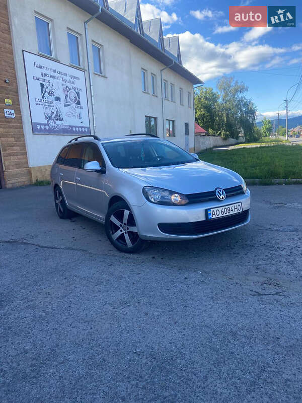 Универсал Volkswagen Golf 2010 в Мукачево