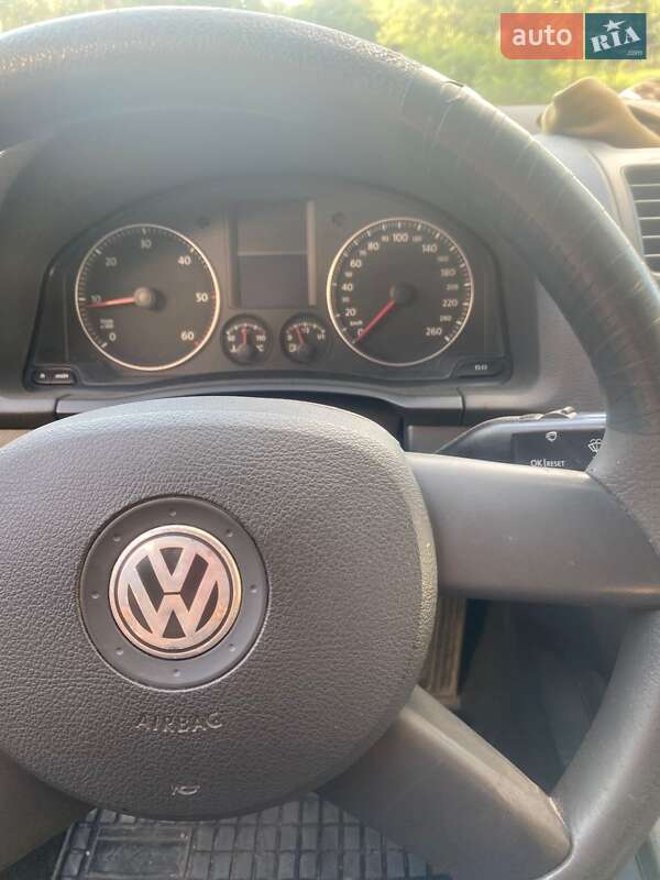 Хэтчбек Volkswagen Golf 2005 в Тернополе