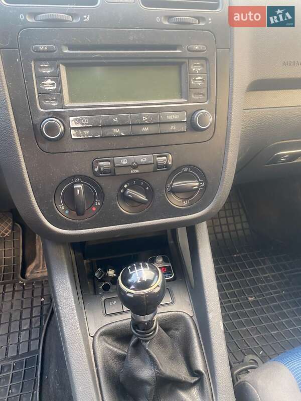 Хэтчбек Volkswagen Golf 2005 в Тернополе