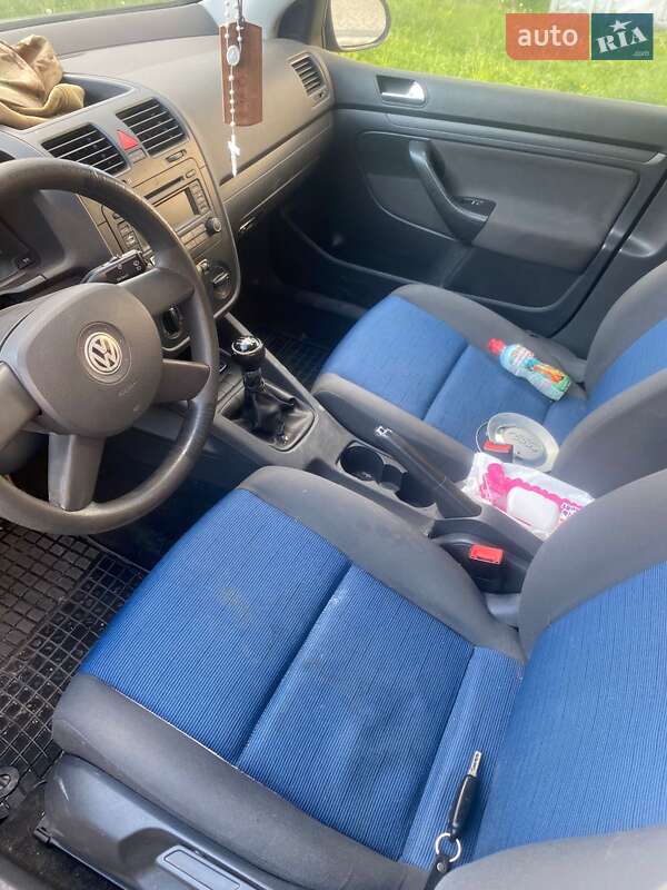 Хэтчбек Volkswagen Golf 2005 в Тернополе