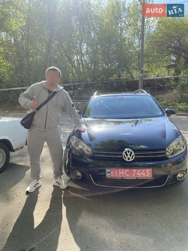 Універсал Volkswagen Golf 2010 в Дніпрі