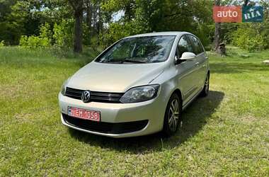 Хэтчбек Volkswagen Golf 2010 в Полтаве