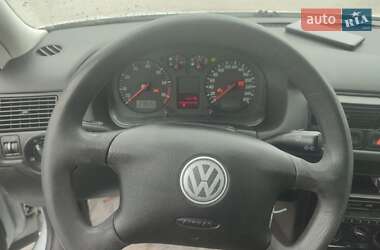 Универсал Volkswagen Golf 2003 в 