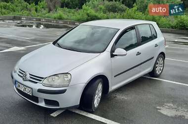 Хэтчбек Volkswagen Golf 2005 в Буче