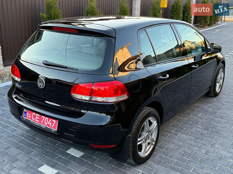Хетчбек Volkswagen Golf 2010 в Вінниці
