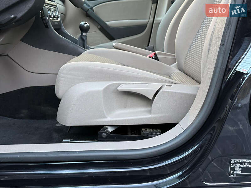 Хетчбек Volkswagen Golf 2010 в Вінниці