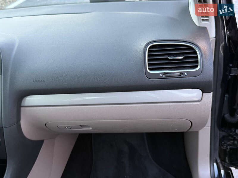 Хетчбек Volkswagen Golf 2010 в Вінниці