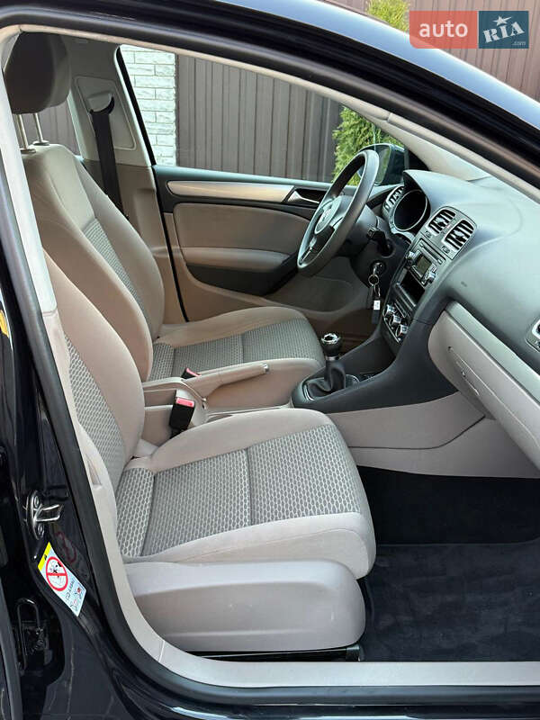 Хетчбек Volkswagen Golf 2010 в Вінниці