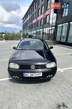 Універсал Volkswagen Golf 2003 в Львові